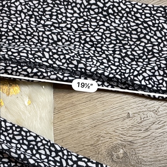 Lululemon speckled black white crop leggings - Picture 6 of 6
